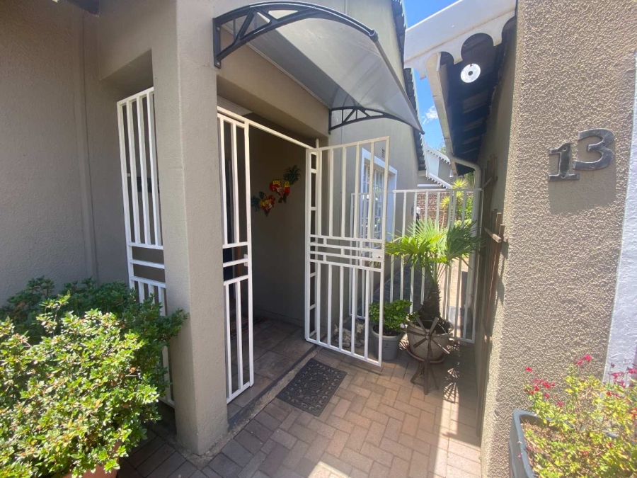 2 Bedroom Property for Sale in Verwoerdpark Gauteng