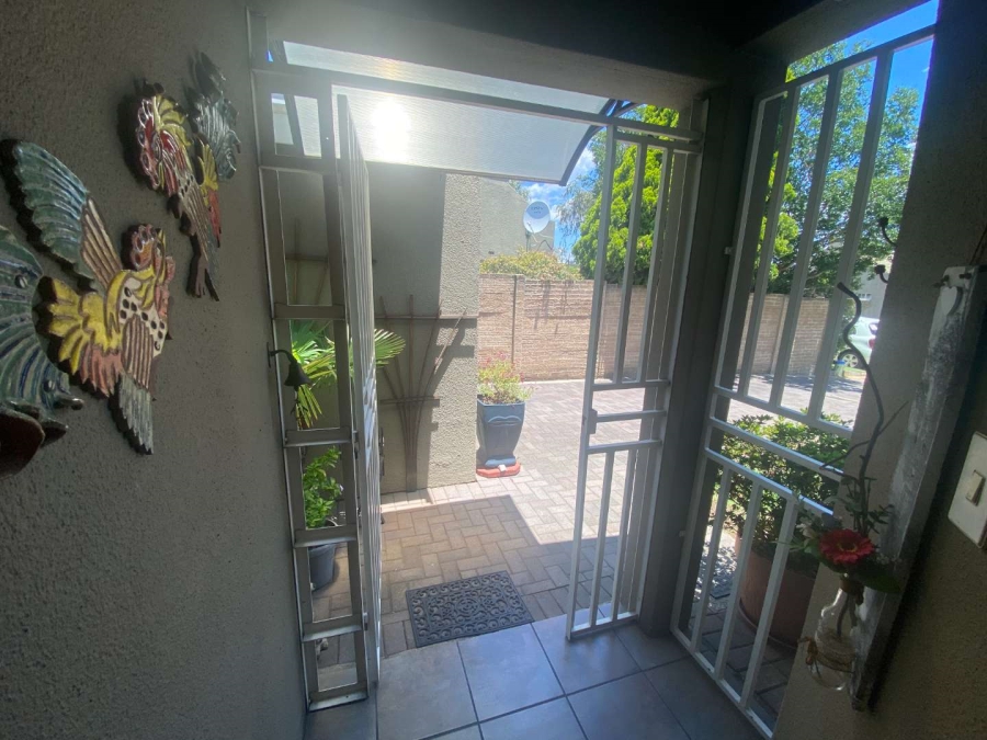 2 Bedroom Property for Sale in Verwoerdpark Gauteng