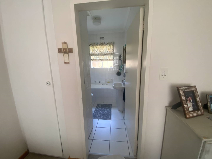 2 Bedroom Property for Sale in Verwoerdpark Gauteng