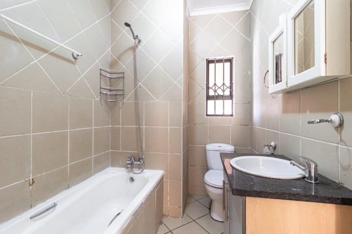 2 Bedroom Property for Sale in Winchester Hills Ext 3 Gauteng