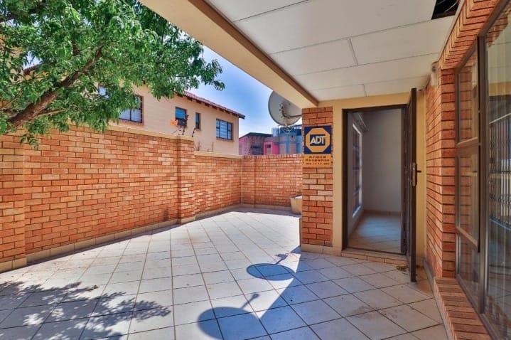 2 Bedroom Property for Sale in Winchester Hills Ext 3 Gauteng