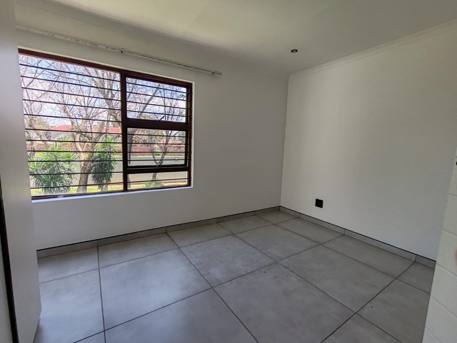 3 Bedroom Property for Sale in Lakefield Gauteng