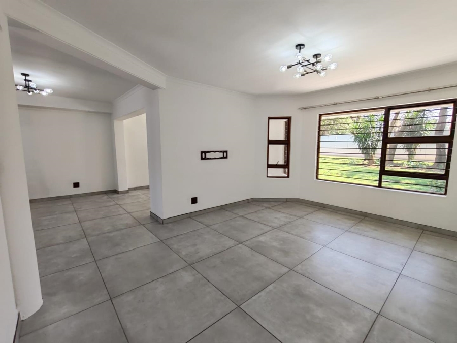 3 Bedroom Property for Sale in Lakefield Gauteng