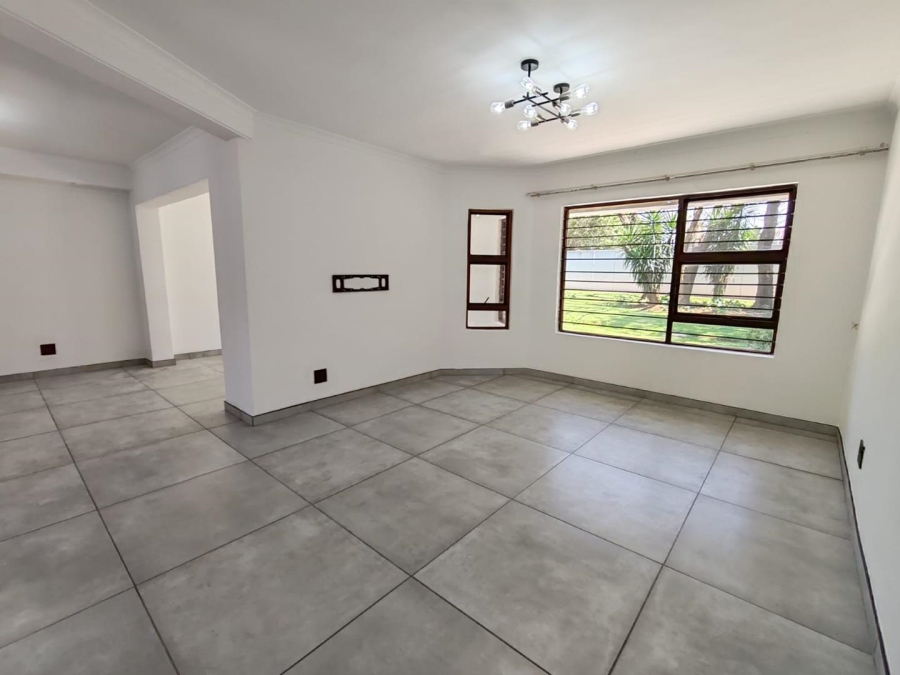 3 Bedroom Property for Sale in Lakefield Gauteng