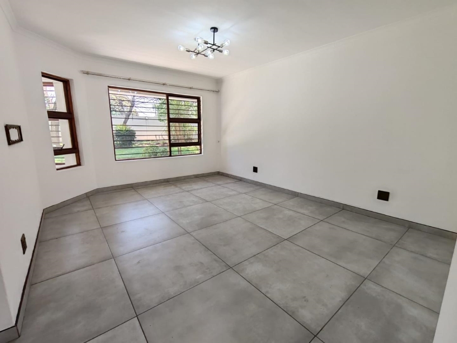 3 Bedroom Property for Sale in Lakefield Gauteng