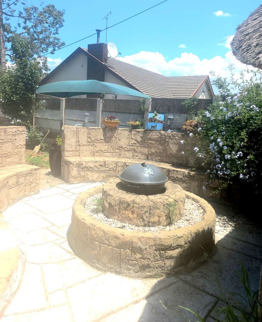 4 Bedroom Property for Sale in Farrarmere Gauteng