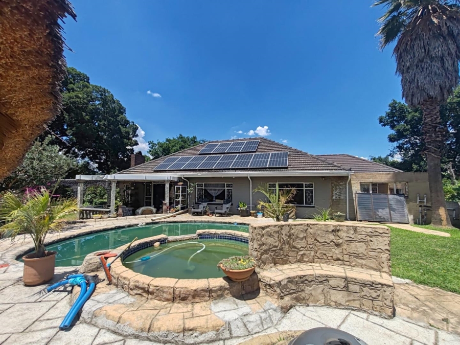 4 Bedroom Property for Sale in Farrarmere Gauteng