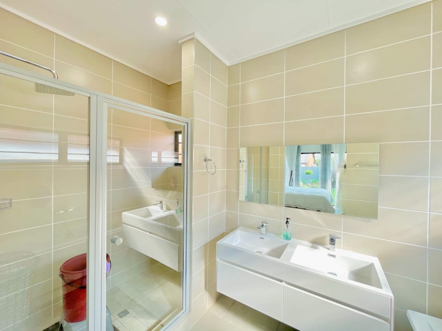 4 Bedroom Property for Sale in Rooihuiskraal North Gauteng