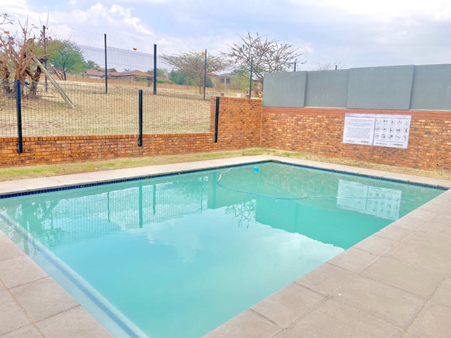 4 Bedroom Property for Sale in Rooihuiskraal North Gauteng