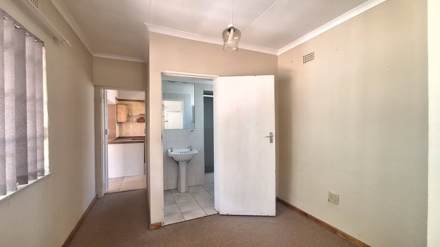 To Let 1 Bedroom Property for Rent in Discovery Gauteng