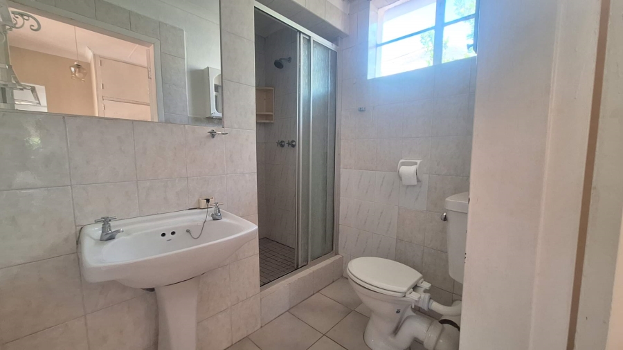 To Let 1 Bedroom Property for Rent in Discovery Gauteng