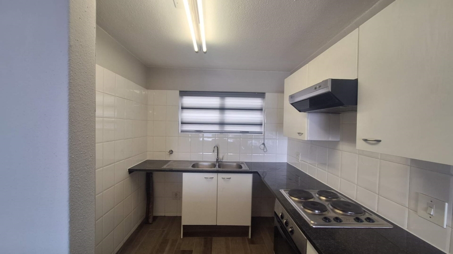 To Let 2 Bedroom Property for Rent in Northcliff Gauteng