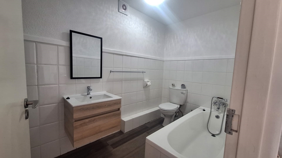 To Let 2 Bedroom Property for Rent in Northcliff Gauteng