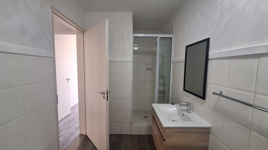 To Let 2 Bedroom Property for Rent in Northcliff Gauteng