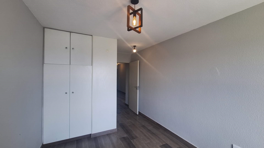 To Let 2 Bedroom Property for Rent in Northcliff Gauteng