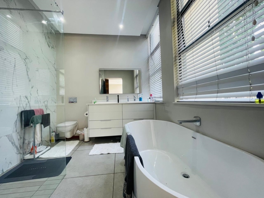 To Let 3 Bedroom Property for Rent in Morningside Gauteng