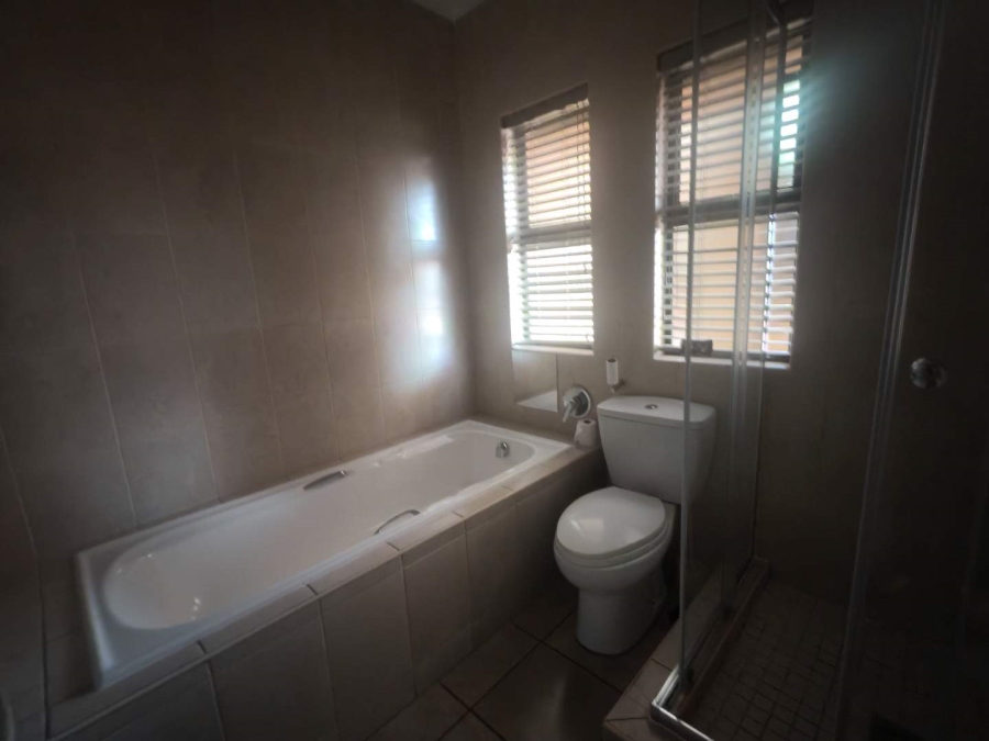 2 Bedroom Property for Sale in Zwartkop Golf Estate Gauteng