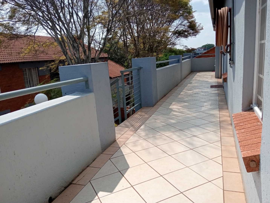 2 Bedroom Property for Sale in Die Hoewes Gauteng