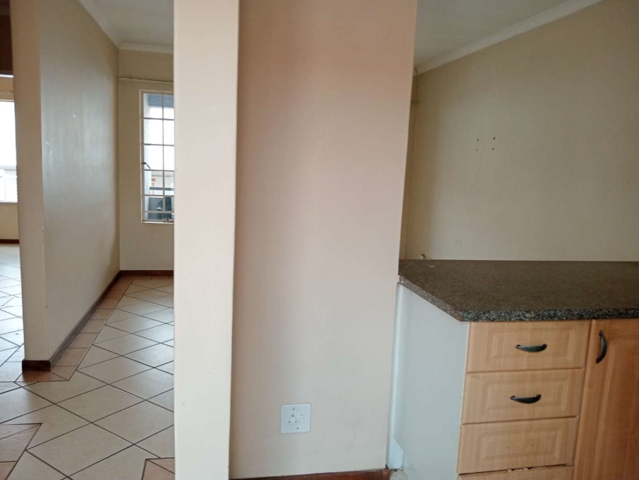2 Bedroom Property for Sale in Die Hoewes Gauteng