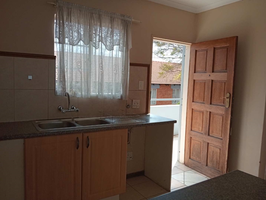 2 Bedroom Property for Sale in Die Hoewes Gauteng