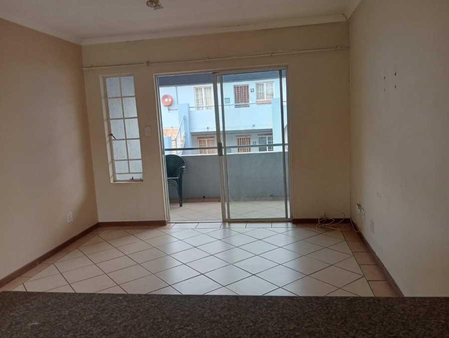 2 Bedroom Property for Sale in Die Hoewes Gauteng