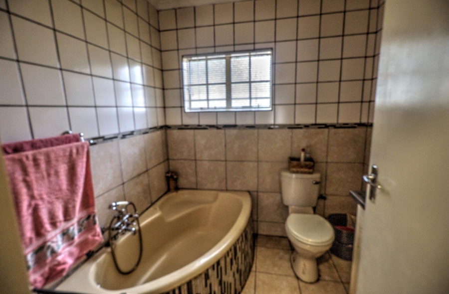 3 Bedroom Property for Sale in Birchleigh Gauteng