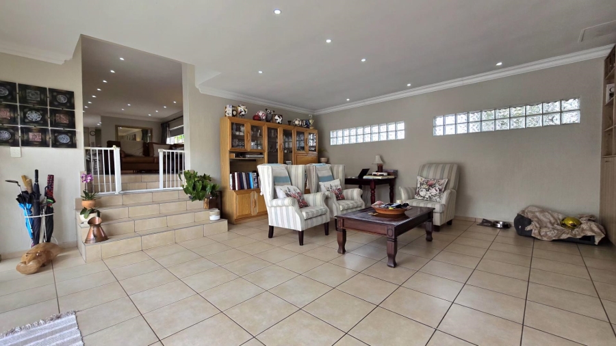 5 Bedroom Property for Sale in Mulbarton Gauteng