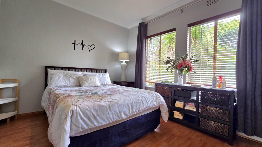 5 Bedroom Property for Sale in Mulbarton Gauteng