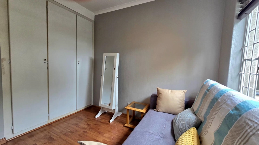 5 Bedroom Property for Sale in Mulbarton Gauteng