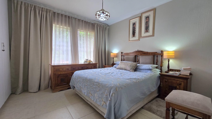 5 Bedroom Property for Sale in Mulbarton Gauteng