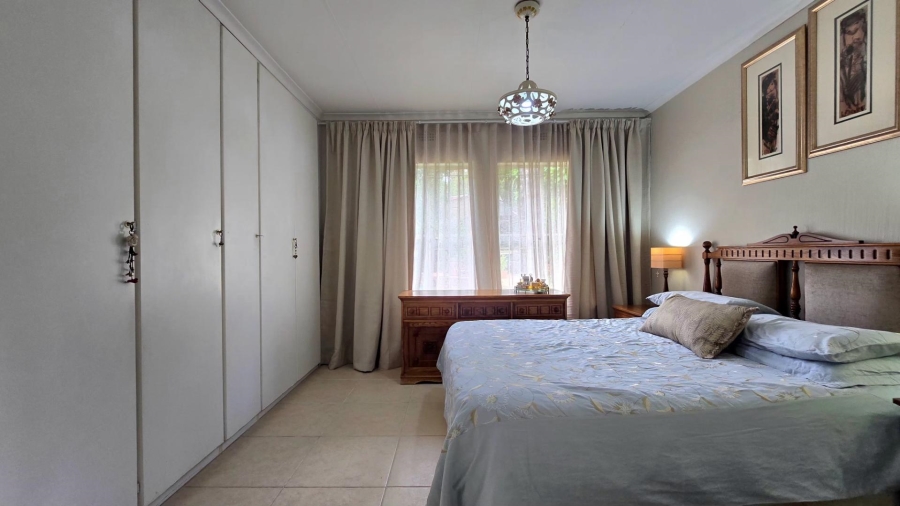 5 Bedroom Property for Sale in Mulbarton Gauteng