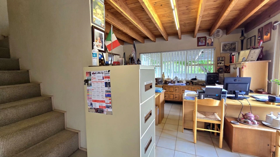 5 Bedroom Property for Sale in Mulbarton Gauteng