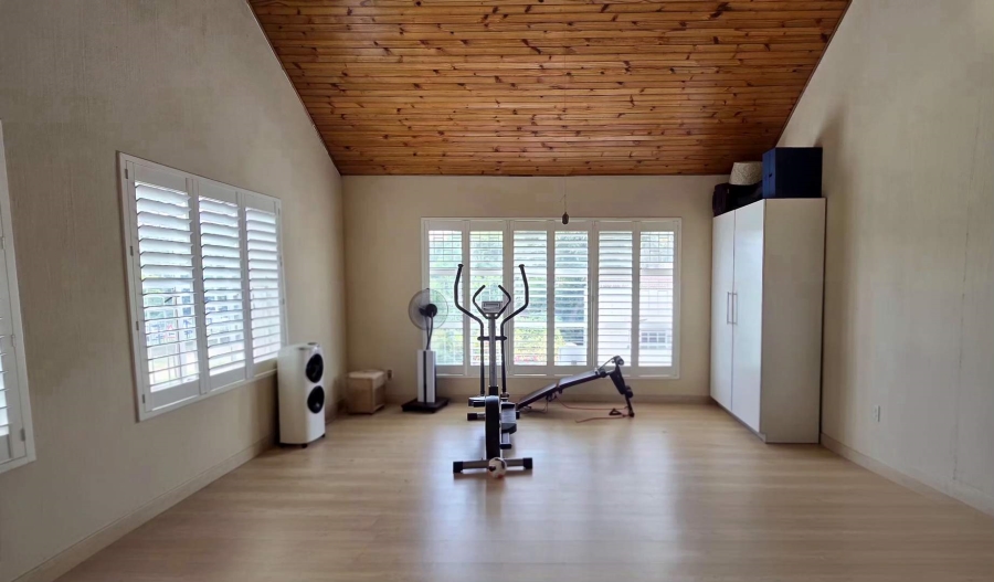 5 Bedroom Property for Sale in Mulbarton Gauteng