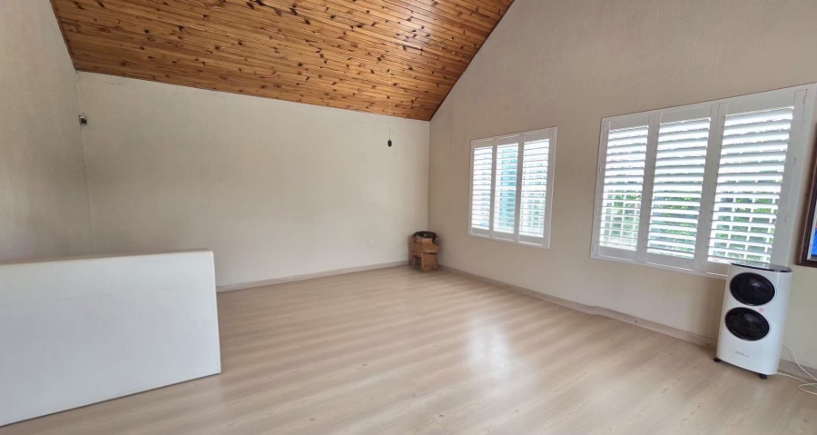 5 Bedroom Property for Sale in Mulbarton Gauteng