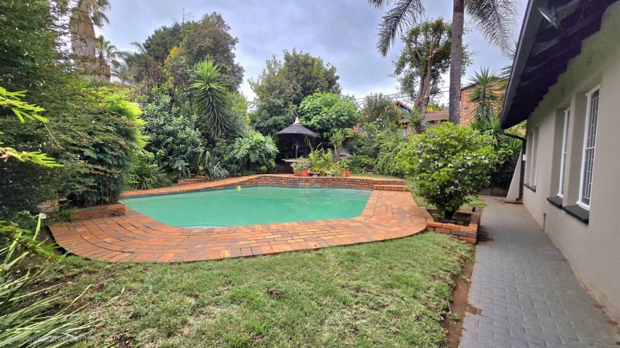 5 Bedroom Property for Sale in Mulbarton Gauteng