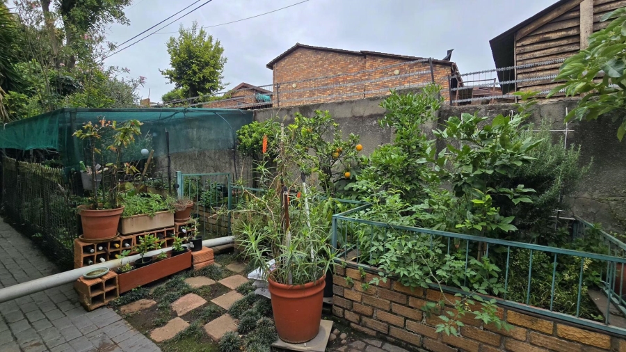 5 Bedroom Property for Sale in Mulbarton Gauteng