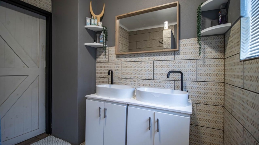 4 Bedroom Property for Sale in Verwoerdpark Gauteng