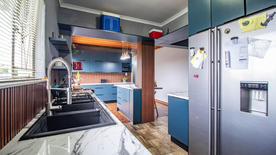 4 Bedroom Property for Sale in Verwoerdpark Gauteng