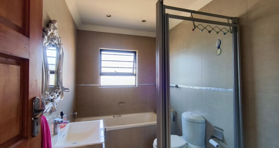 3 Bedroom Property for Sale in Raceview Gauteng
