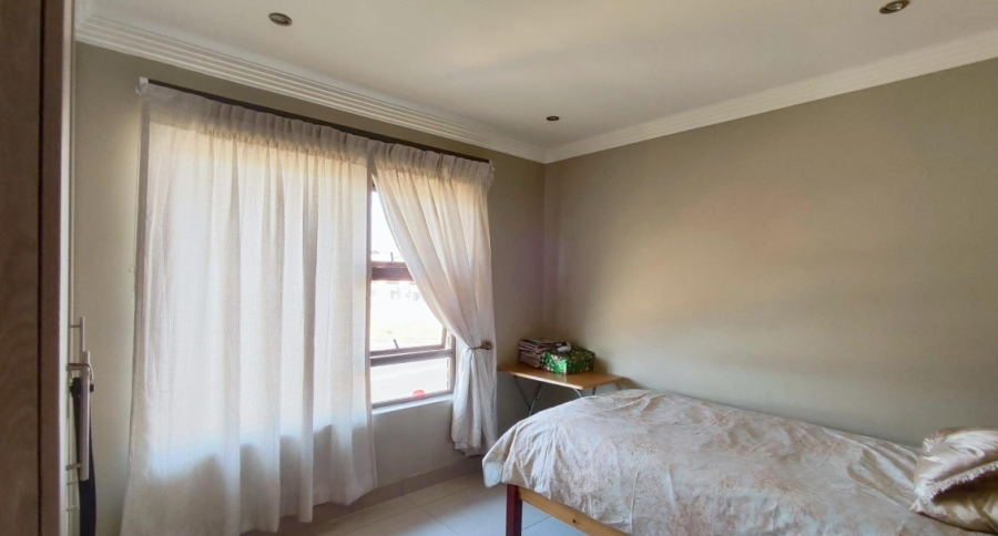3 Bedroom Property for Sale in Raceview Gauteng