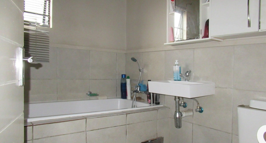 2 Bedroom Property for Sale in South Hills Gauteng