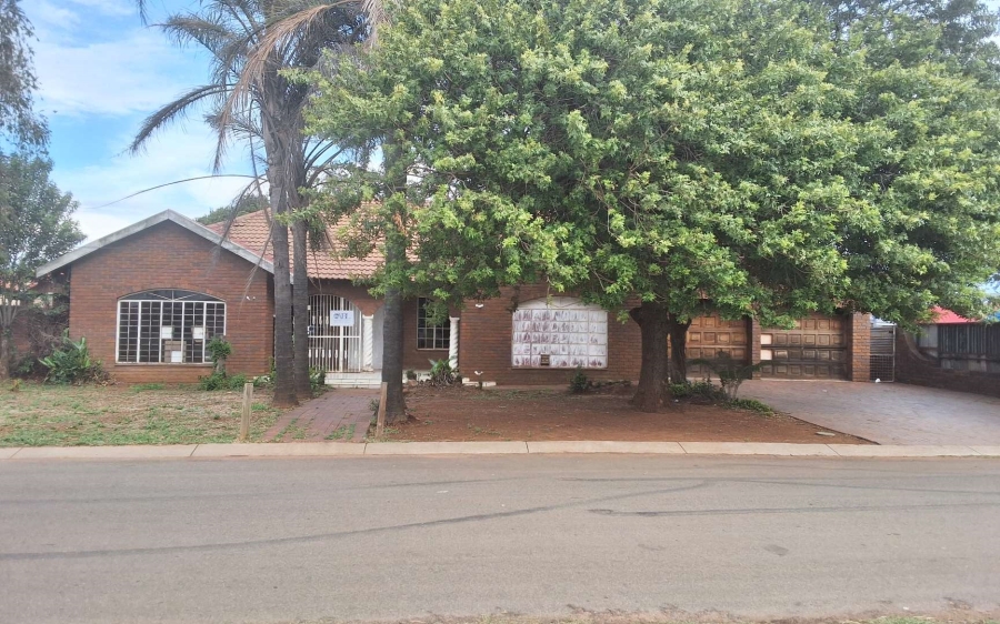 4 Bedroom Property for Sale in Palm Ridge Gauteng