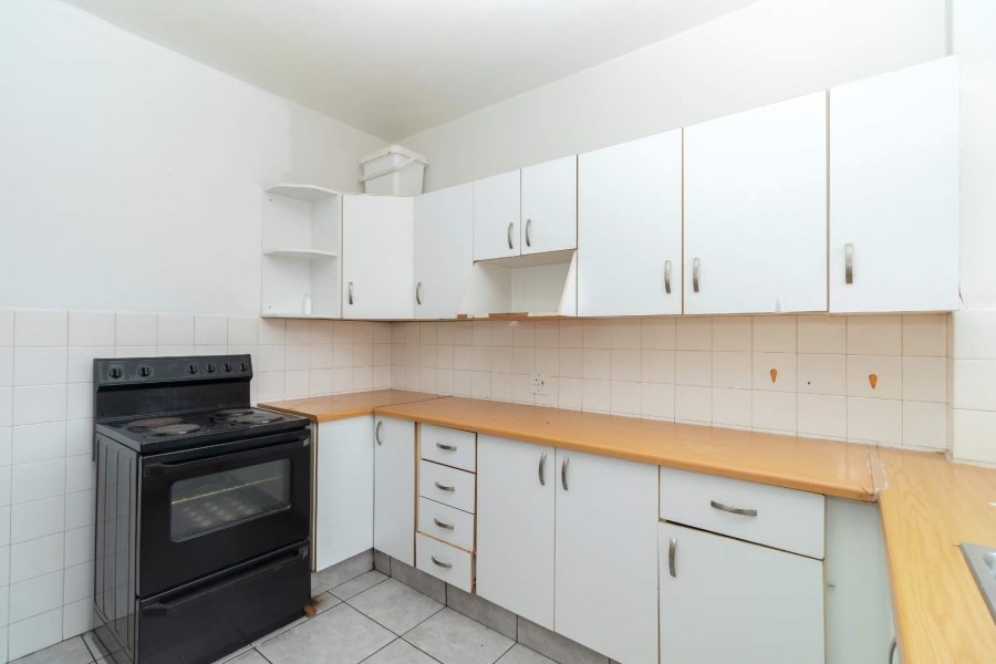 2 Bedroom Property for Sale in Florida Lake Gauteng