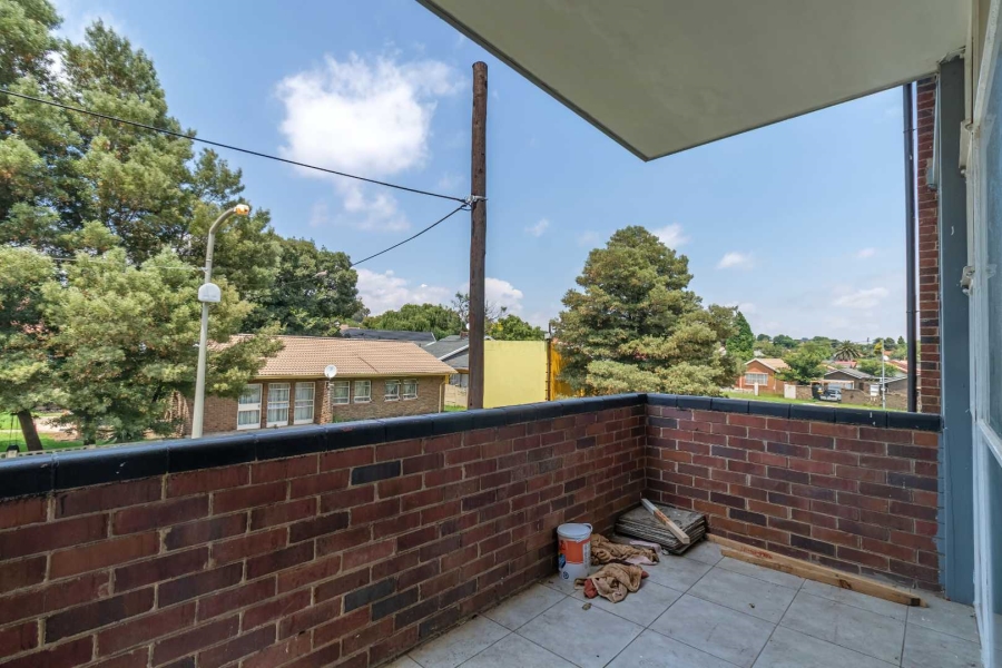 2 Bedroom Property for Sale in Florida Lake Gauteng