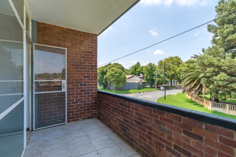 2 Bedroom Property for Sale in Florida Lake Gauteng