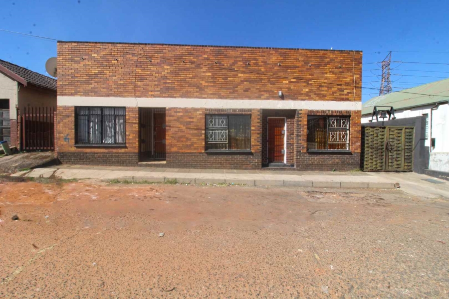 8 Bedroom Property for Sale in Newclare Gauteng