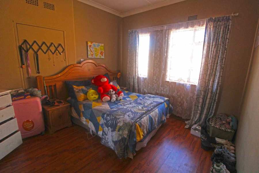 8 Bedroom Property for Sale in Newclare Gauteng