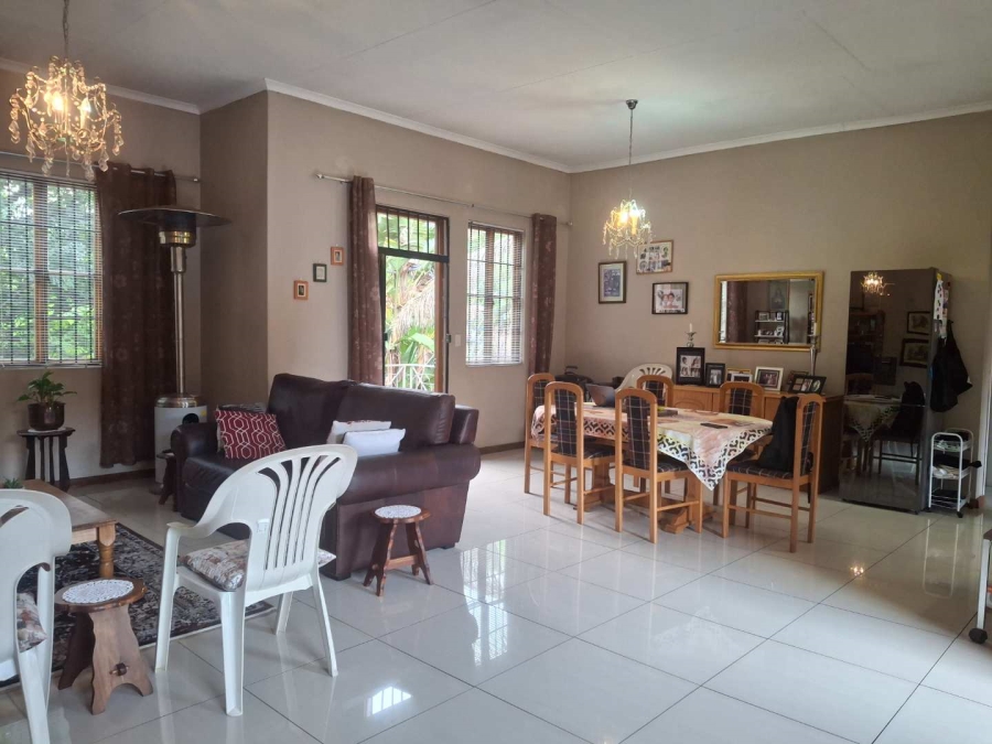 To Let 3 Bedroom Property for Rent in Saxonwold Gauteng