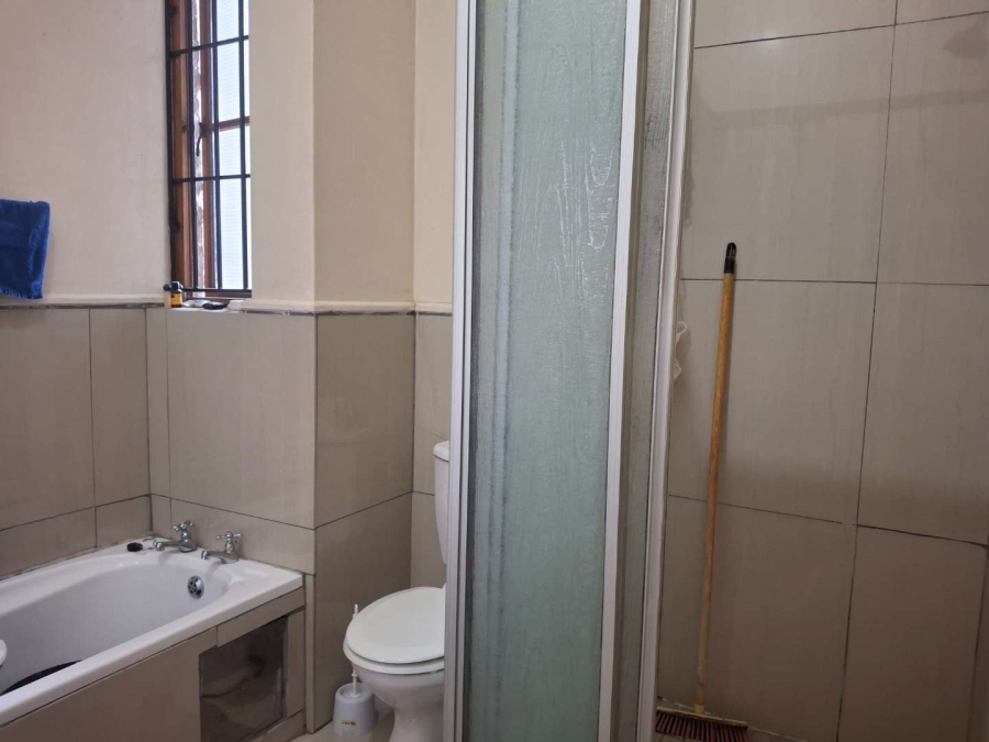 To Let 3 Bedroom Property for Rent in Saxonwold Gauteng
