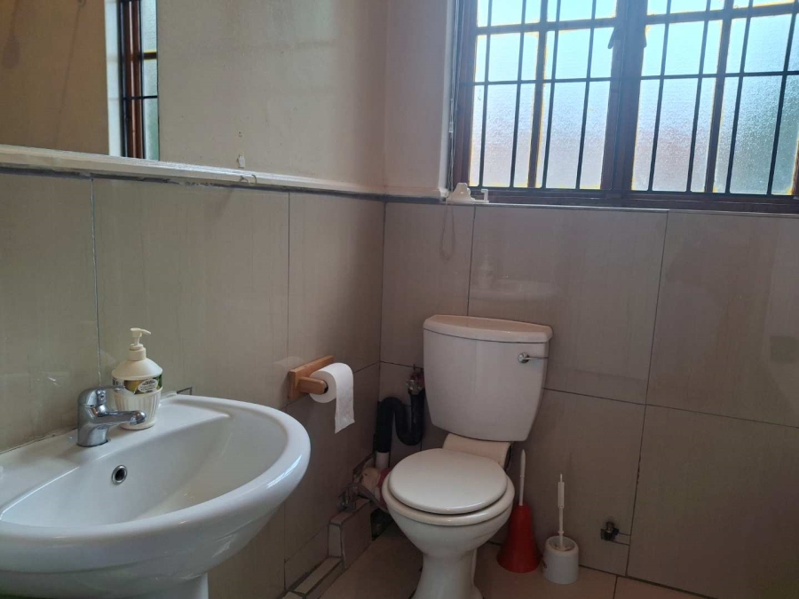 To Let 3 Bedroom Property for Rent in Saxonwold Gauteng